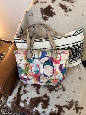 Coach Poppy Multicolor Signature Ring Print Tote with Taupe Handles*READ*